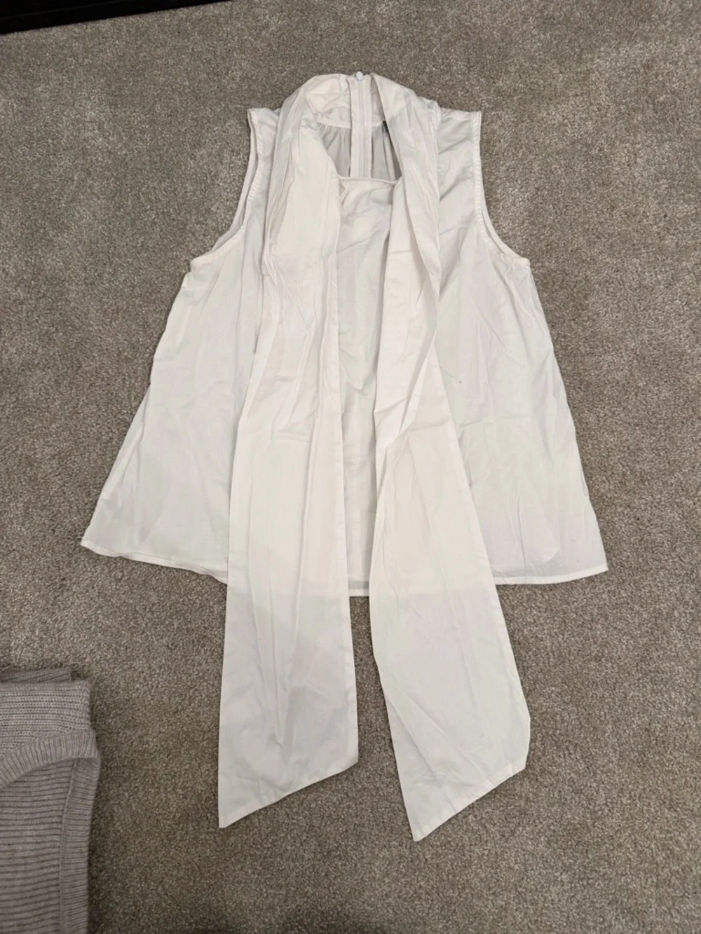 Ivory Top with Script Label - Picture 2 of 8